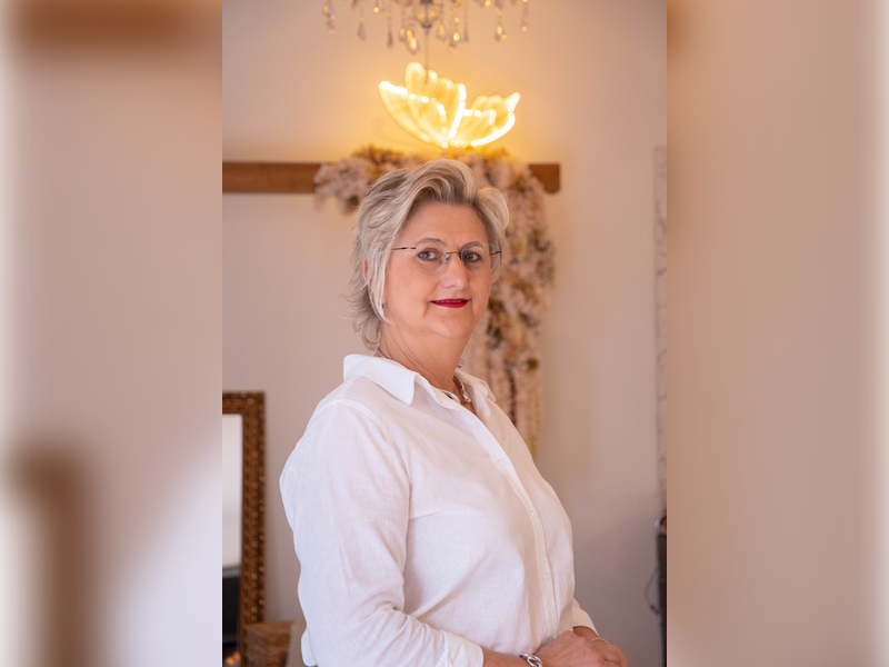 Entre tesouras, escovas e cores