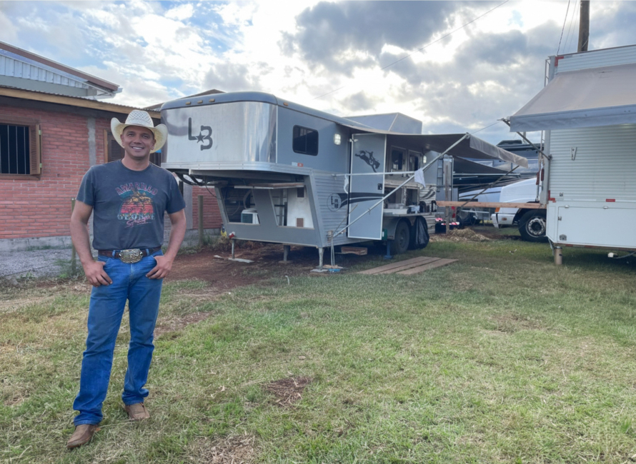 De cavalo, mundo afora