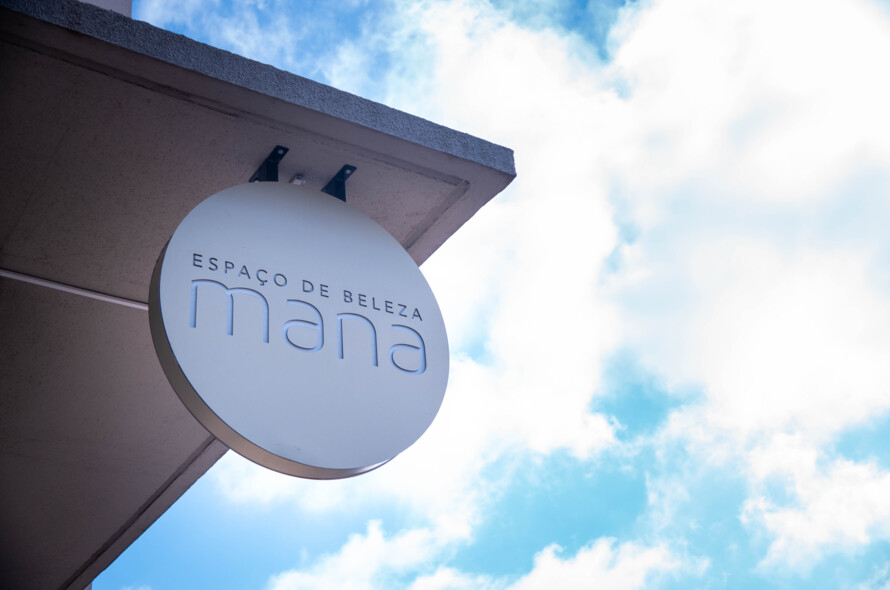 Entre tesouras, escovas e cores