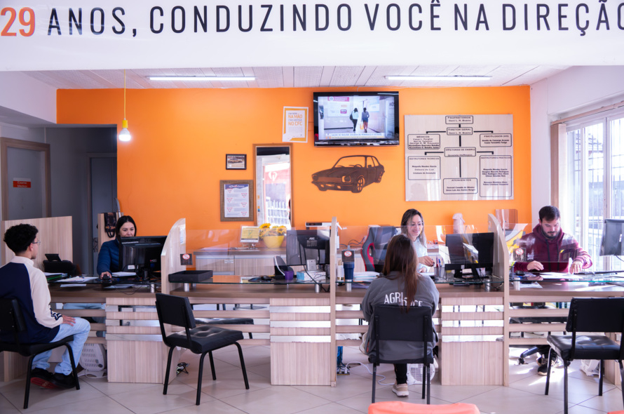 Mais que uma autoescola, uma escola para a vida
