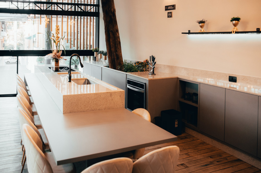 Cozinha com península: funcionalidade e convivência