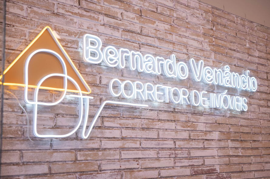 Entre chaves e conquistas: 12 anos de carreira imobiliária