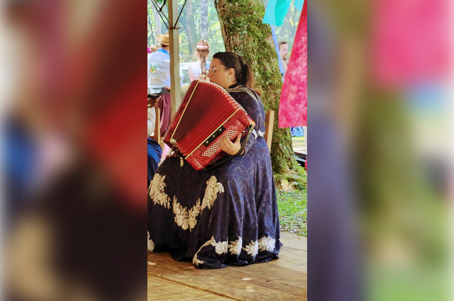 A Gaiteira que Quebrou Barreiras e Transformou o  Talento em Amor e Coragem